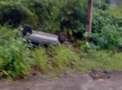 Carro capota e motorista fica levemente ferido em trecho da AL  220