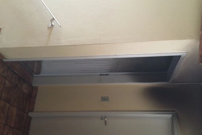 Fogo se alastra e destrói cômodo de apartamento na Ponta Verde