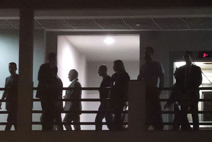 O ex-presidente Temer chega à sede da PF no Rio de Janeiro.