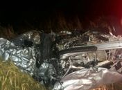 Corolla ficou destruído com o impacto