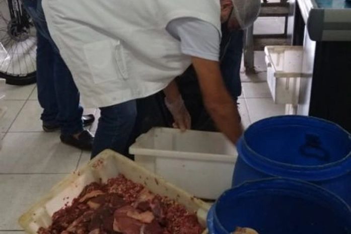 Vigilância Sanitária apreende 300kg de carne estragada que seria ofertada a consumidores
