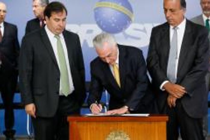 Temer assina intervenção na segurança pública do estado do Rio de Janeiro