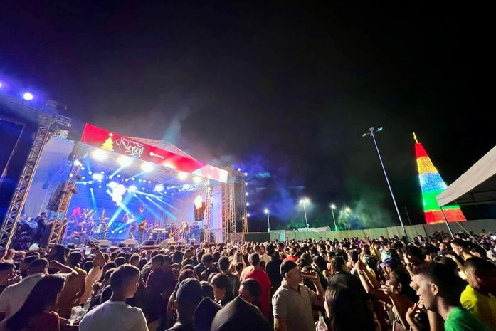 Prefeitura de Branquinha promove encerramento do projeto Um Encanto de Natal com shows artísticos