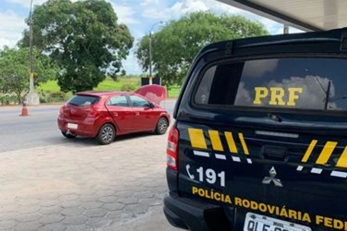 PRF em Alagoas recupera três veículos com queixa de roubo no interior