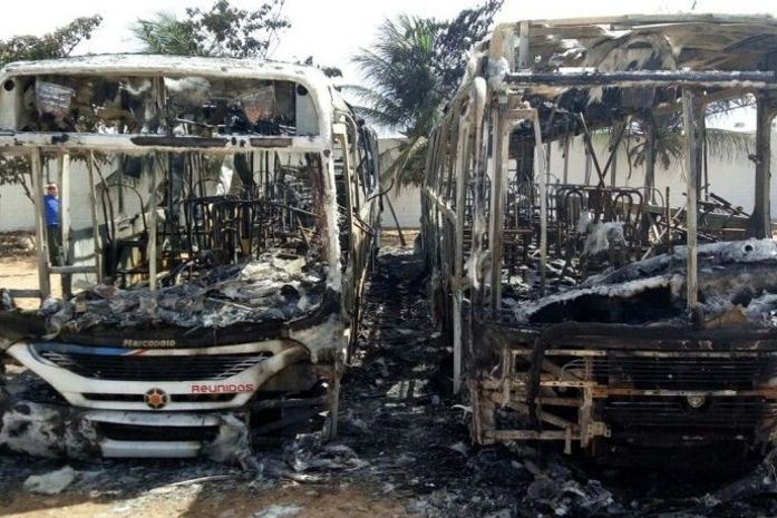 Ônibus foram incendiados em ataques a Natal (RN)