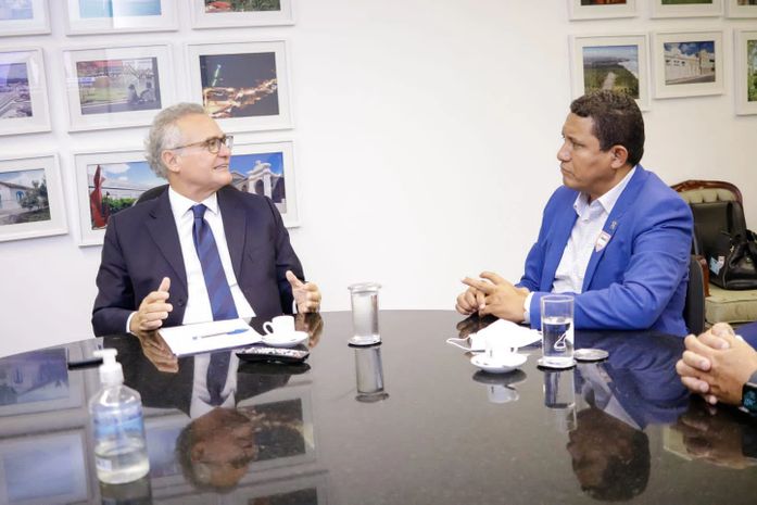 Júlio encerra agenda de trabalho em Brasília em audiência com Calheiros