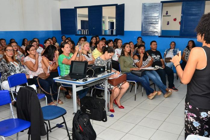 Em Batalha/AL, professores, diretores e coordenadores da rede pública recebem curso de formação