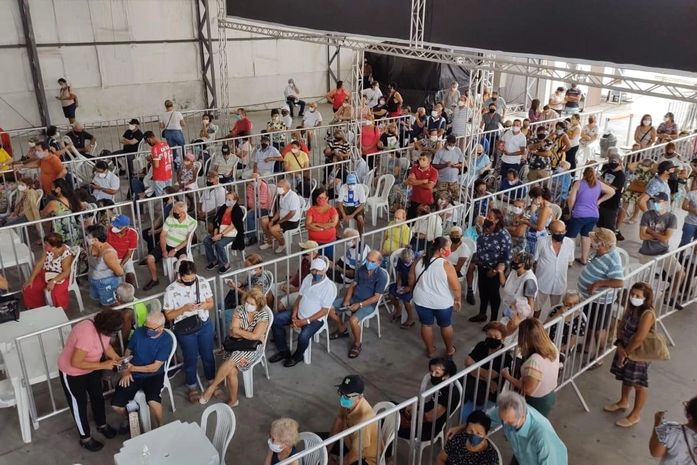 Começa vacinação de idosos a partir de 79 anos