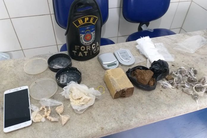 Acusado de tráfico de drogas é preso ao tentar fugir de abordagem policial