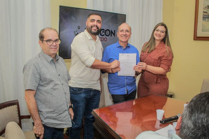 Ronaldo Lopes amplia participação de mulheres na administração municipal com nomeação de diretora para o Procon Penedo