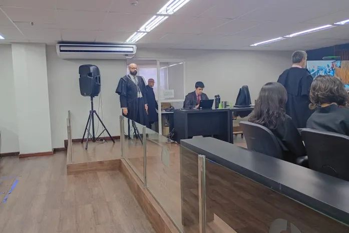 Agente de trânsito é condenado por tentativa de homicídio contra motorista de app e perde cargo público em Maceió