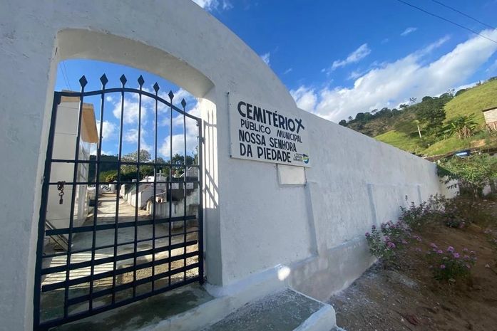 Prefeitura de Santana do Mundaú prepara cemitérios do município para receber visitantes no Dia de Finados