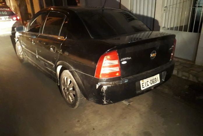 Carro usado pelos criminosos