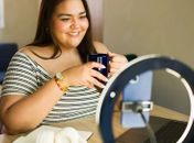 Primeira campanha da plataforma de creators da TIM remunera com R$ 50 mil e iPhone 17