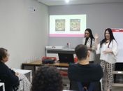 Roda de conversa e oficina de aquarela estimulam criatividade e força feminina