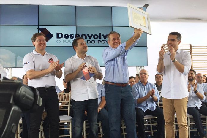 ministro do Turismo Marx Beltrão, governador Renan Filho, deputado federal Ronaldo Lessa e presidente da Desenvolve Rafael Brito