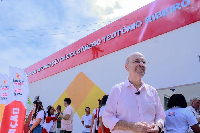 Pagamento Integral para professores contratados é garantido pelo prefeito Ronaldo Lopes