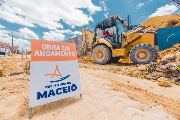 Obras seguem a todo vapor no bairro Cidade Universitária