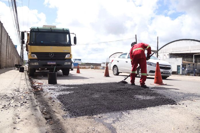 Infraestrutura inicia recuperação em vias do Distrito Industrial de Maceió