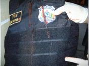 Foto de colete utilizado por policial rodoviário alagoano