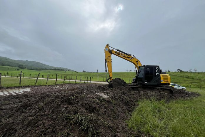 Prefeitura de Branquinha inicia terraplanagem para construção de creche em zona rural