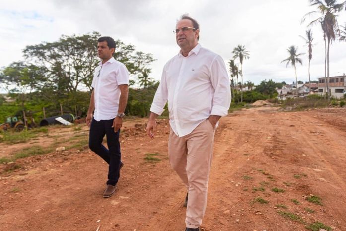 Prefeito Luciano acompanha avanço da pavimentação da Marginal do Piauí