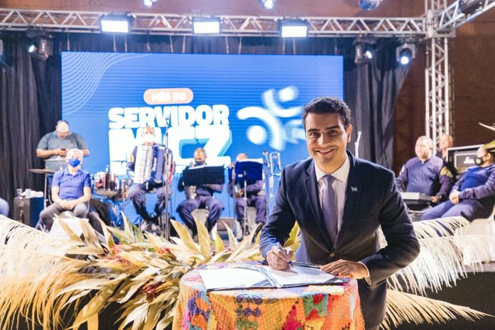 Prefeito JHC abre mês do servidor e lança decretos de valorização da categoria em Maceió