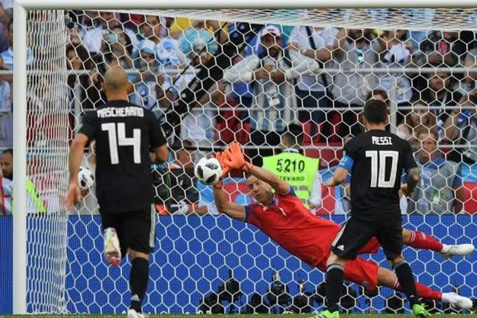 Messi erra pênalti e Argentina tropeça em empate contra a Islândia