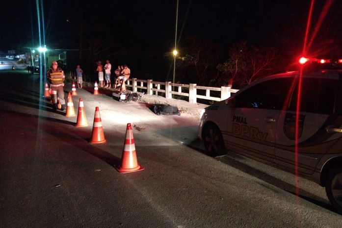 Motociclista colide contra cavalo e morre em AL