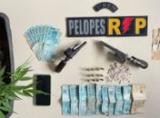 Dois suspeitos são presos com pedras de crack, muda de maconha, revólveres e R$ 11,5 mil no Sertão de AL
