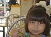 Larissa, de 2 anos, está desaparecida desde quinta-feira (27)