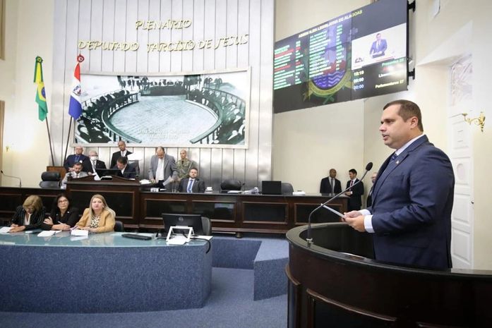 “Não existe Alagoas forte sem municípios fortes”: Fernando Pereira ressalta desafios regionais e trajetória política, em discurso na ALE