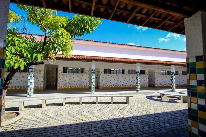 Escola Pompeu Sarmento Reformada