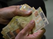 Salário mínimo de R$ 1.412 começa a ser pago nesta quinta-feira