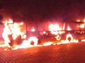 Terceiro ônibus é incendiado no Benedito Bentes; mais de 30 suspeitos dos ataques foram presos 