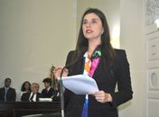 Fogo nada amigo: deputada do MDB faz duras críticas ao vice-governador Educação