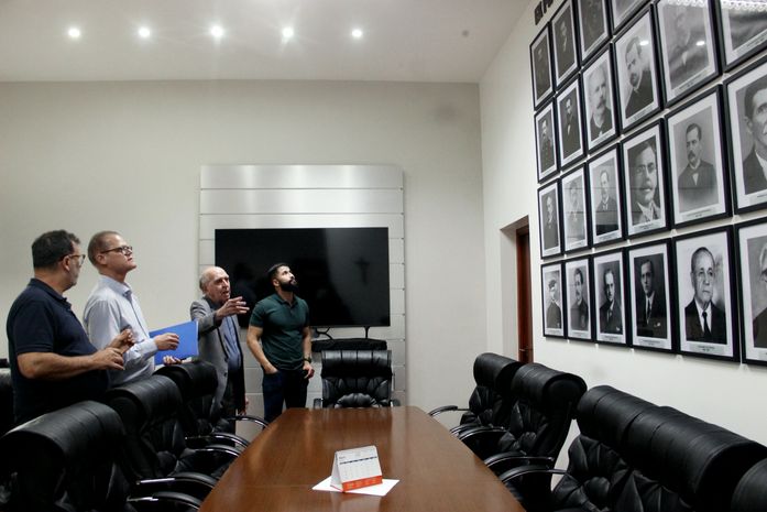Deputado Fábio Costa anuncia novas emendas para a Santa Casa de Maceió durante visita institucional