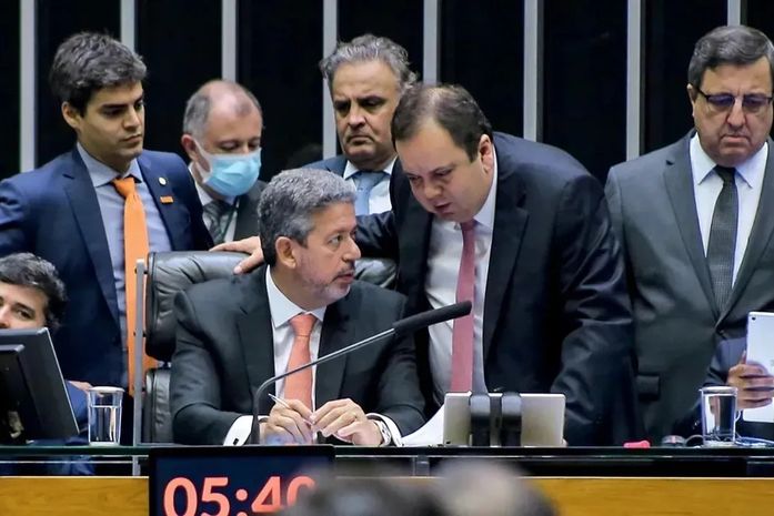 Mais forte que a amizade é o projeto de poder, diz Elmar sobre Arthur