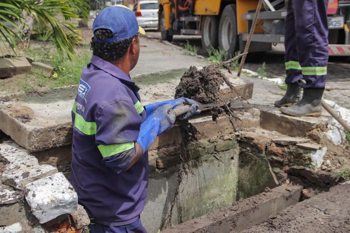 Em quatro meses, Seminfra retirou mais de mil toneladas de resíduos das redes de esgoto de Maceió
