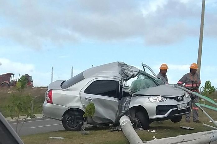 Acidente na Avenida Josefa de Melo