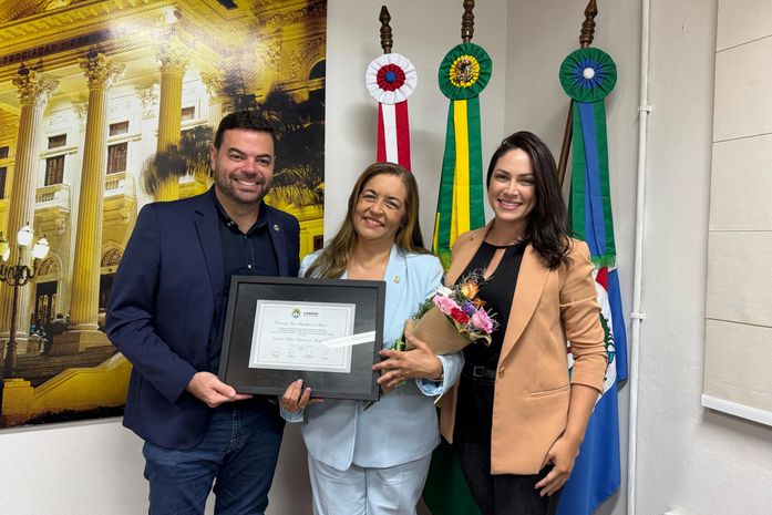 Senadora Eudócia Caldas recebe comenda da Câmara de Maceió