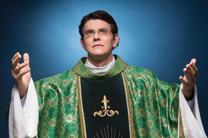 Padre Reginaldo Manzotti lança livro em Maceió e faz encontro com fãs