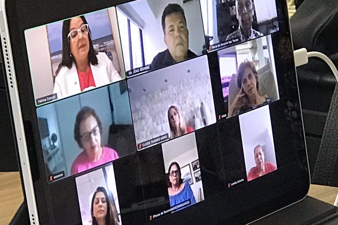 Outubro Rosa: Deputada Fátima Canuto promove videoconferência e ouve especialistas