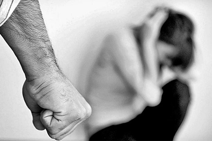 Com denúncia de vizinhos, homem é preso acusado de espancar a mulher dentro de casa