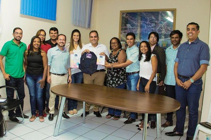 Renato Filho disponibiliza mais de seis mil kits escolares para rede municipal de ensino