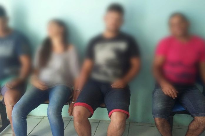 Quatro pessoas são presas acusadas de assalto a mercadinho no Agreste