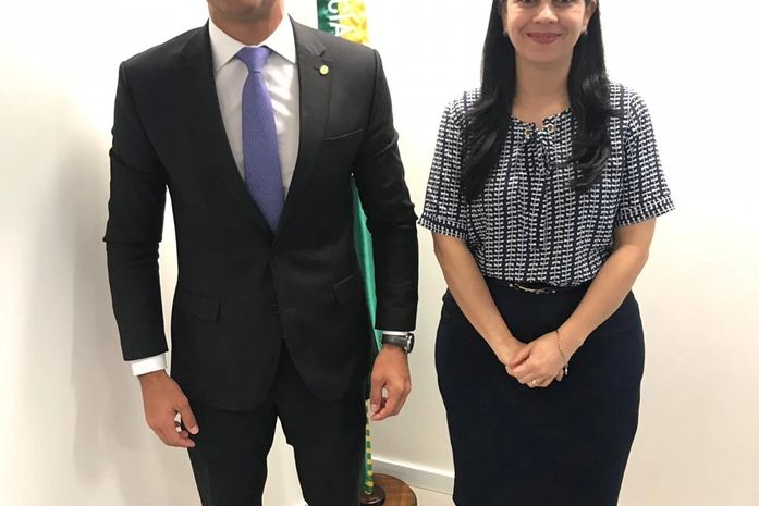 Ministra Grace Mendonça  e JHC