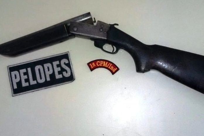 Jovem foi autuado por posse de arma de fogo de uso permitido