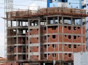 Crise econômica causou a perda de 432 mil empregos na construção. Retração foi de 19% e atingiu mais a infraestrutura