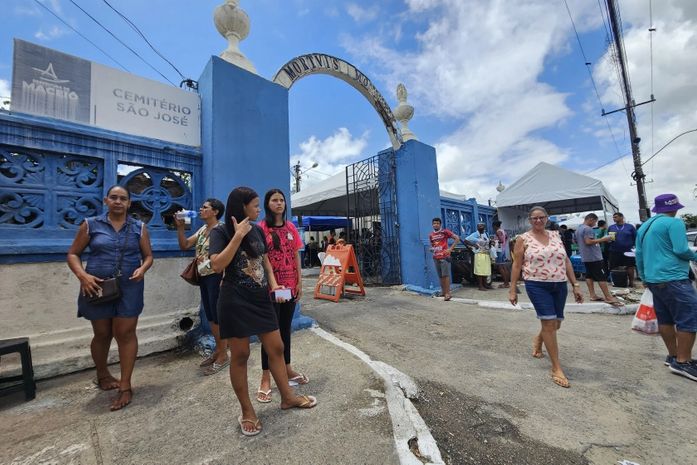 Cemitérios da Maceió registram cerca de 70 mil visitantes no Dia de Finados